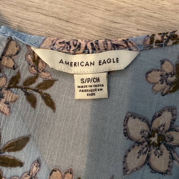 American Eagle Flowy Semi-Sheer Blouse - Picture 4 of 7